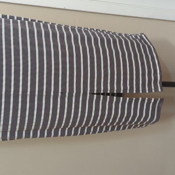 Grey and white stripe fitted midi dress - Picture 4 of 6